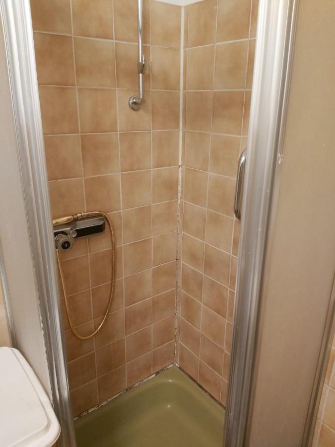 1 Zimmerwohnung Mit Kueche, Balkon Und Badezimmer In Duesseldorf Apartmen Esterno foto